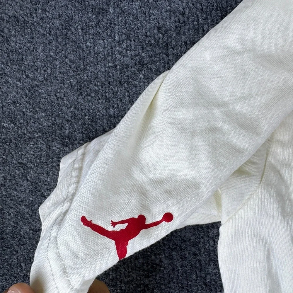 Air Jordan Essentials Holiday T Shirt Mens Large Sail Red Logo‎ Graphic Cotton